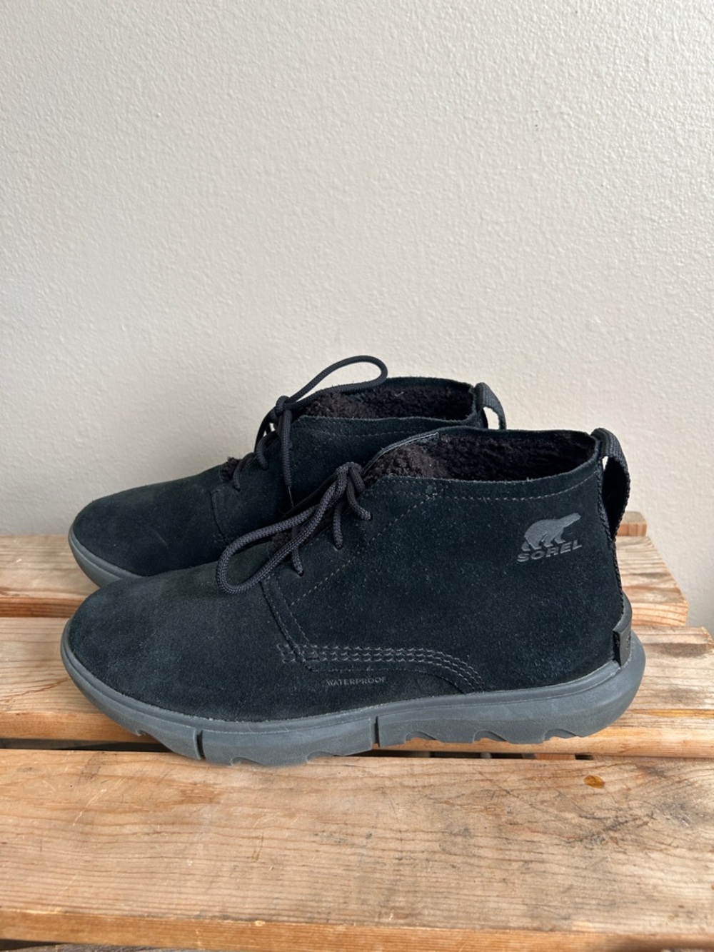 Sorel Explorer Drift Suede Insulated Chukka Boot Black Size 9